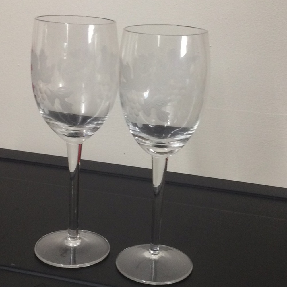New 2 Crystal Wine Glasses Made In Romania Grapes & Leaves